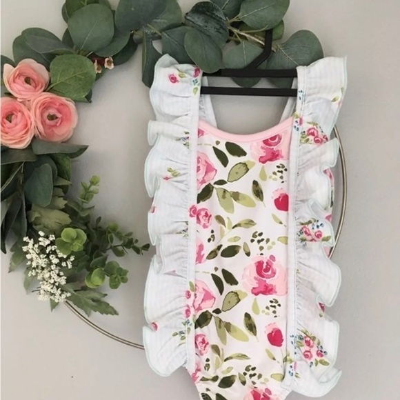 Swimsuit - Picture 7 of 7